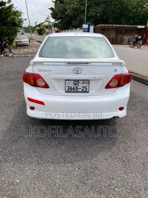 Toyota Corolla 2010 White