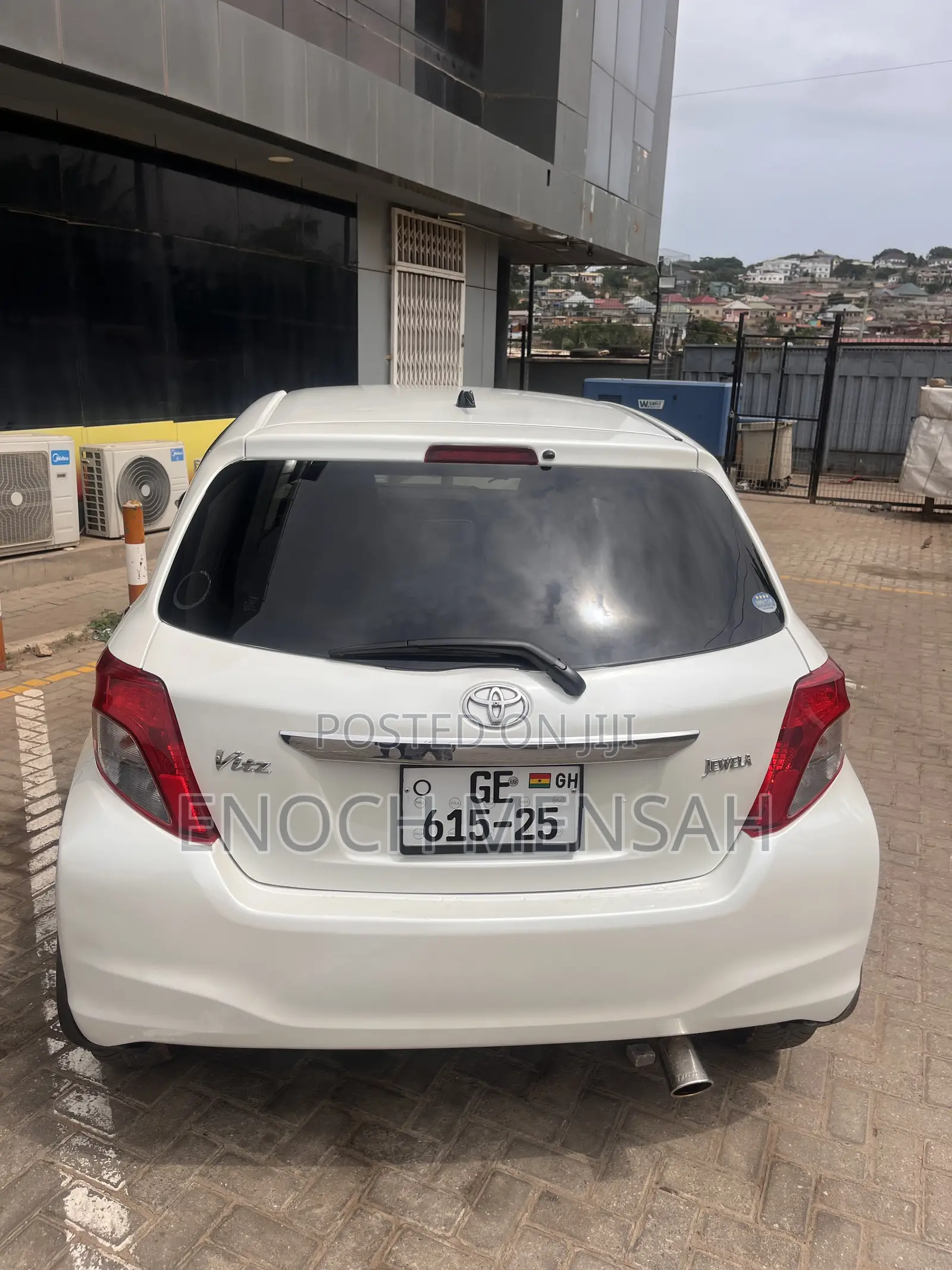 Toyota Vitz 1.3 AWD 5dr 2013 White