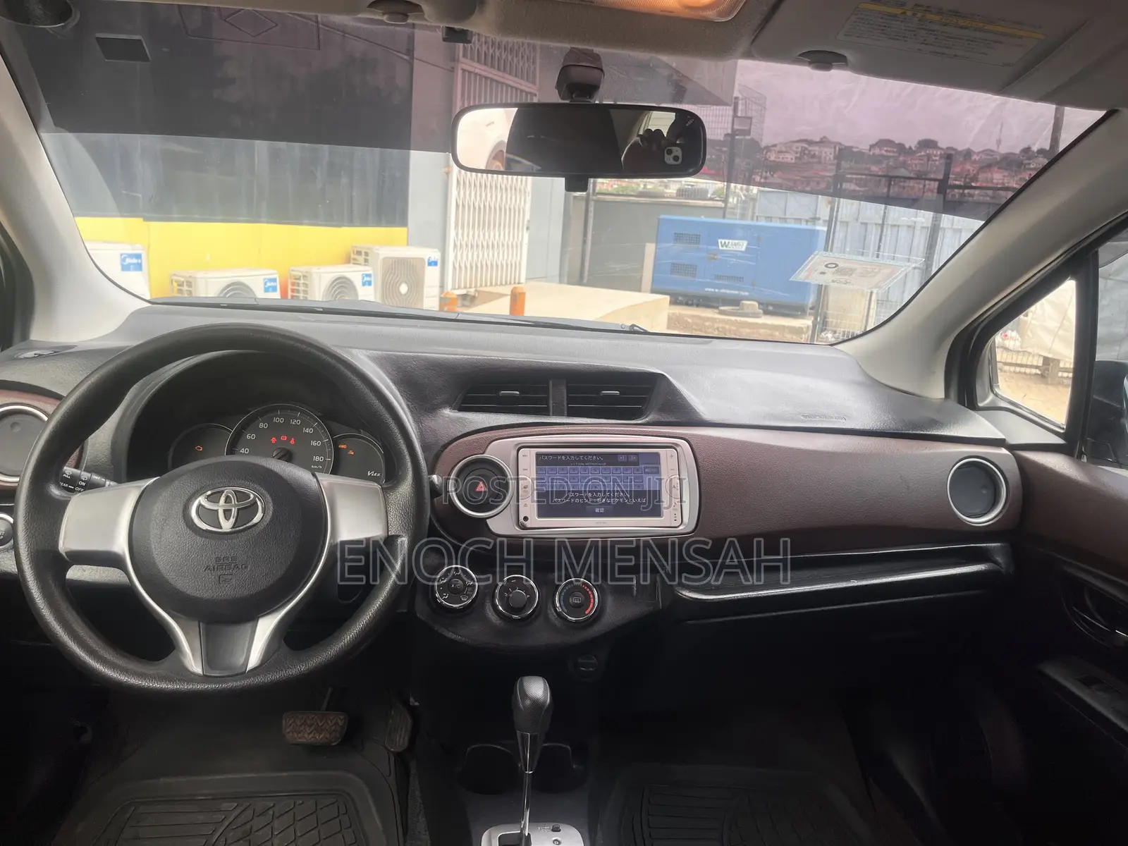Toyota Vitz 1.3 AWD 5dr 2013 White