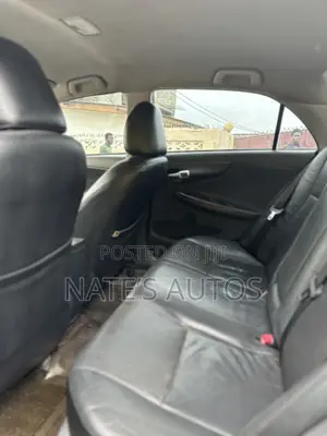 Toyota Corolla LE 4dr Sedan (1.8L 4cyl 4A) 2013 Black