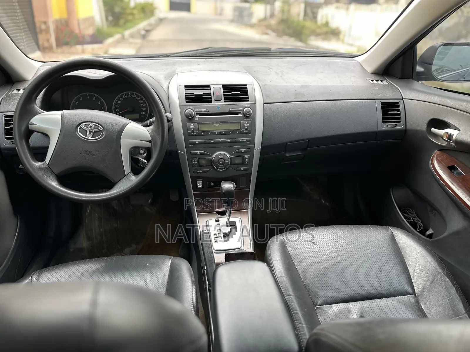 Toyota Corolla LE 4dr Sedan (1.8L 4cyl 4A) 2013 Black