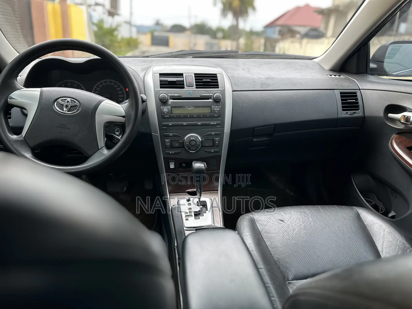 Toyota Corolla LE 4dr Sedan (1.8L 4cyl 4A) 2013 Black