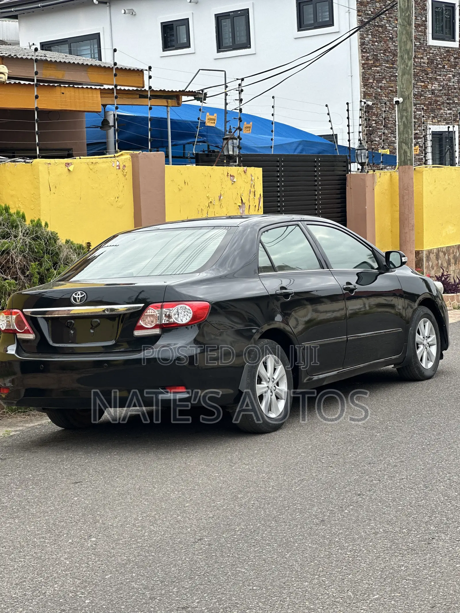 Toyota Corolla LE 4dr Sedan (1.8L 4cyl 4A) 2013 Black