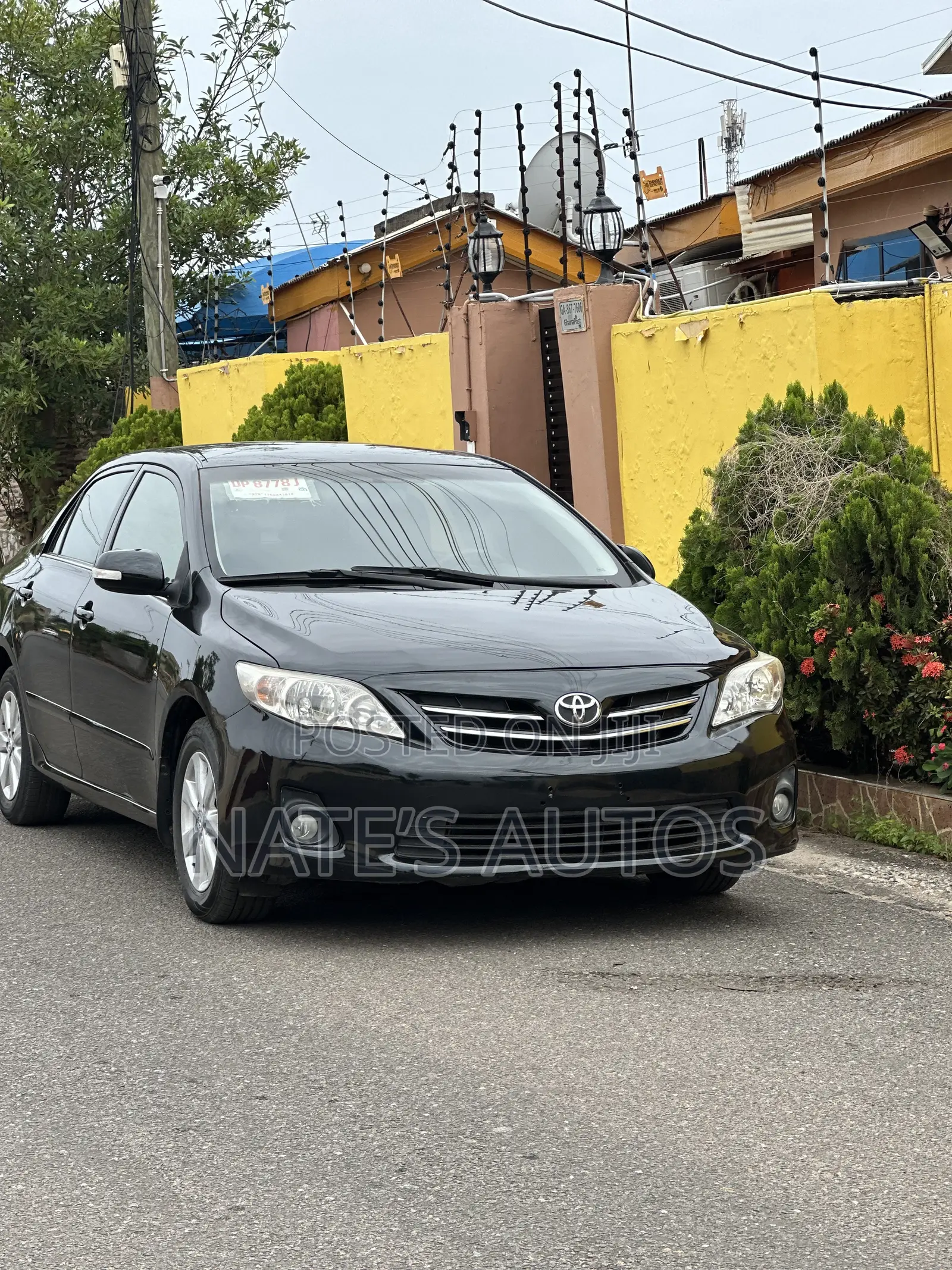 Toyota Corolla LE 4dr Sedan (1.8L 4cyl 4A) 2013 Black
