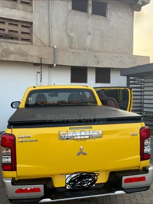 Mitsubishi L200 2020 Yellow