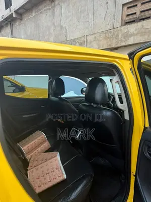 Mitsubishi L200 2020 Yellow