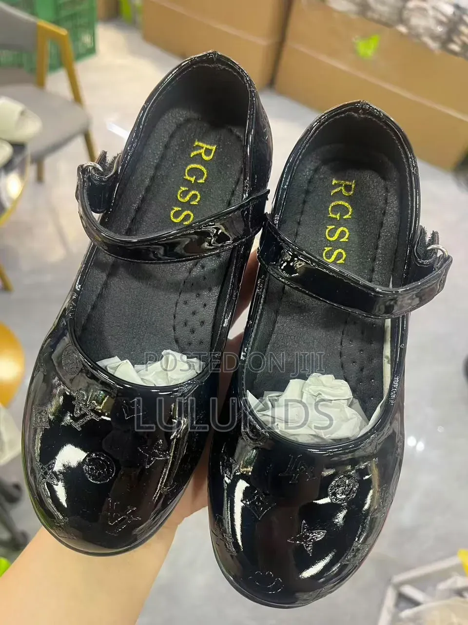 Black Shoe