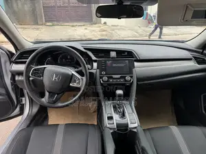 Honda Civic LX Sedan 2020 Silver