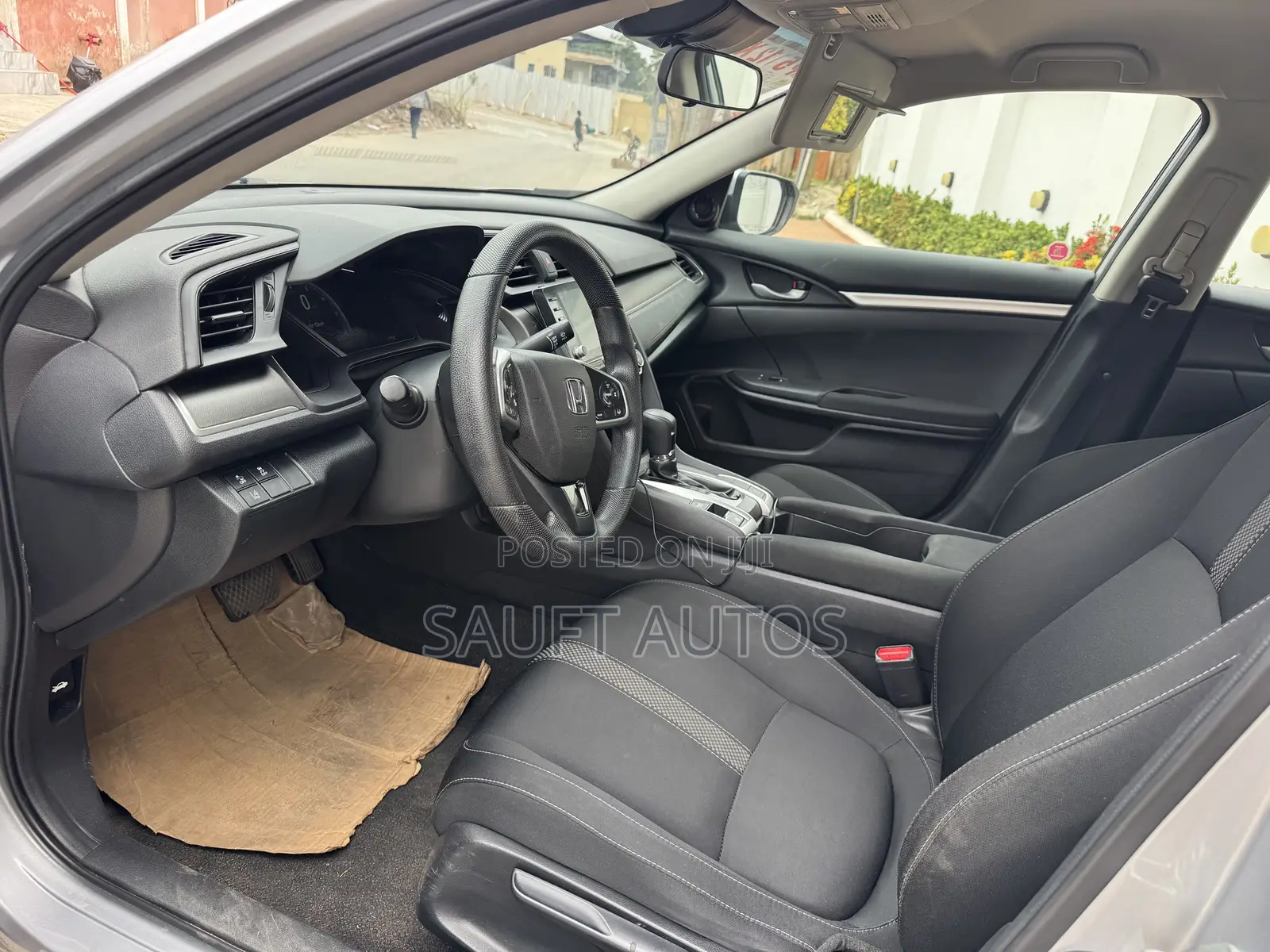 Honda Civic LX Sedan 2020 Silver