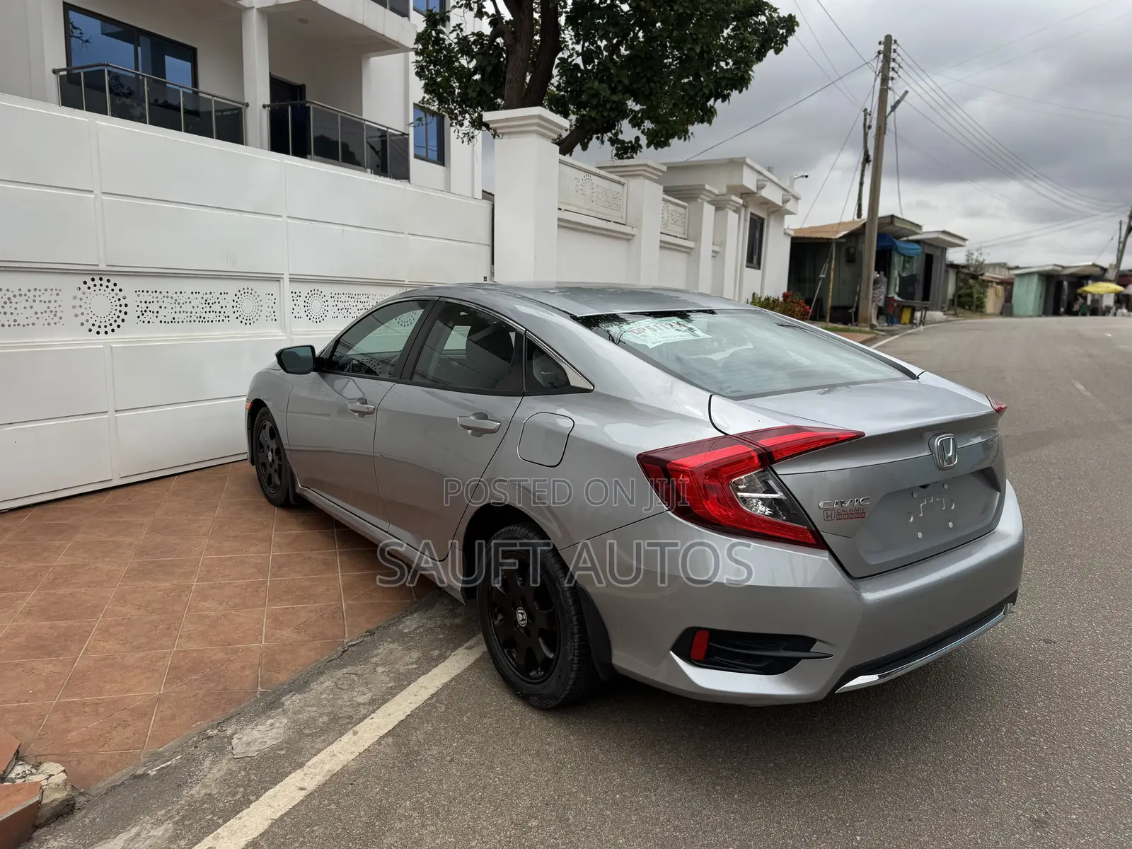 Honda Civic LX Sedan 2020 Silver