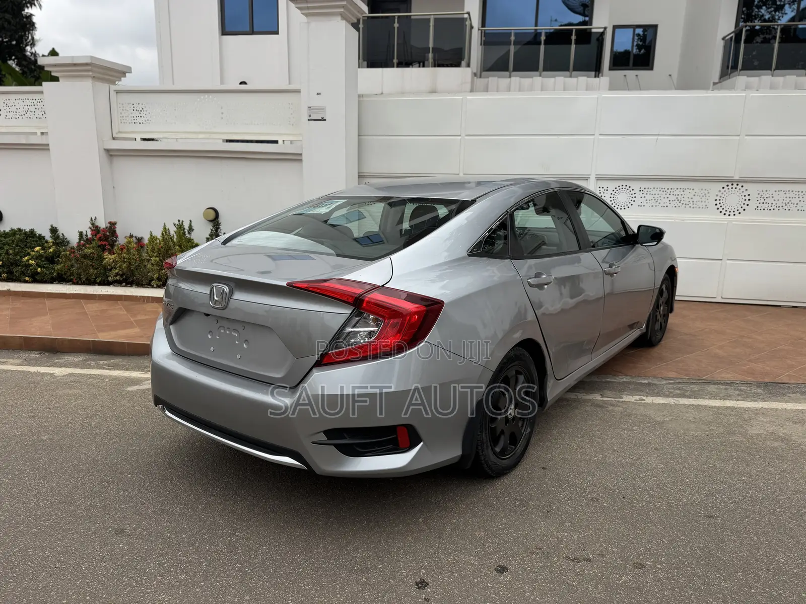 Honda Civic LX Sedan 2020 Silver