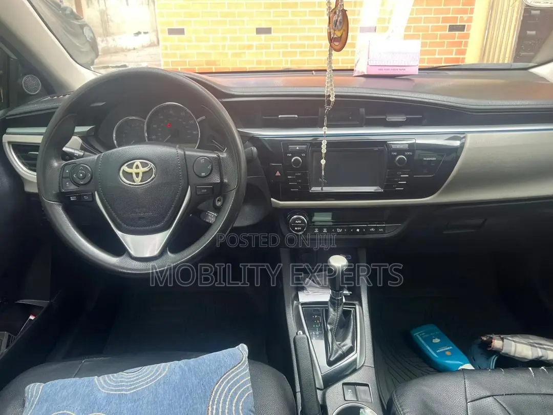 Toyota Corolla 2014 White