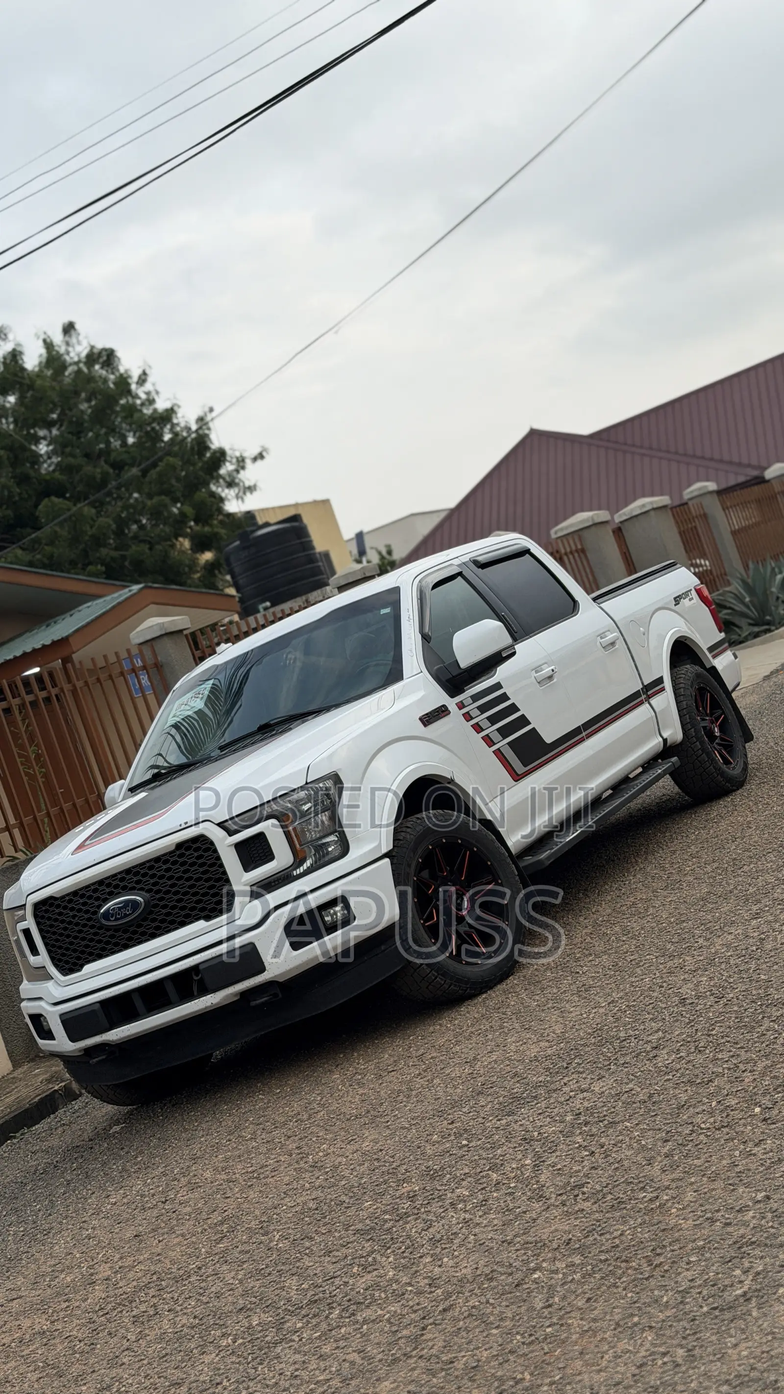 Ford F-150 Lariat 4x4 SuperCrew Cab Styleside 5.5 ft. box 145 in. WB
