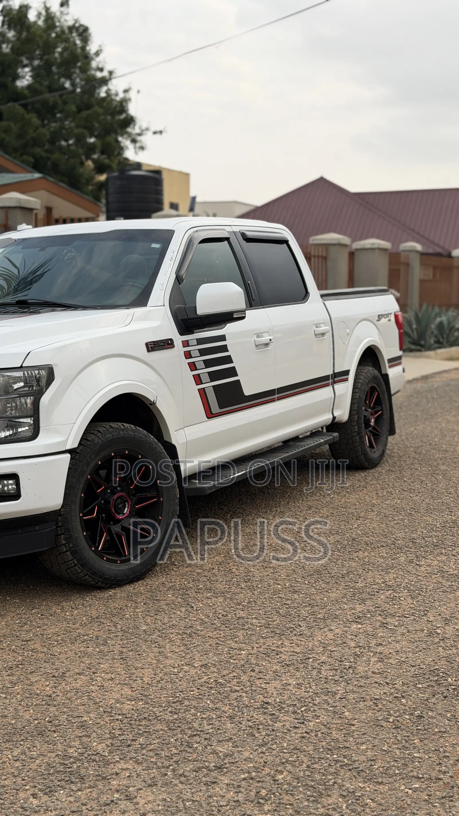 Ford F-150 Lariat 4x4 SuperCrew Cab Styleside 5.5 ft. box 145 in. WB