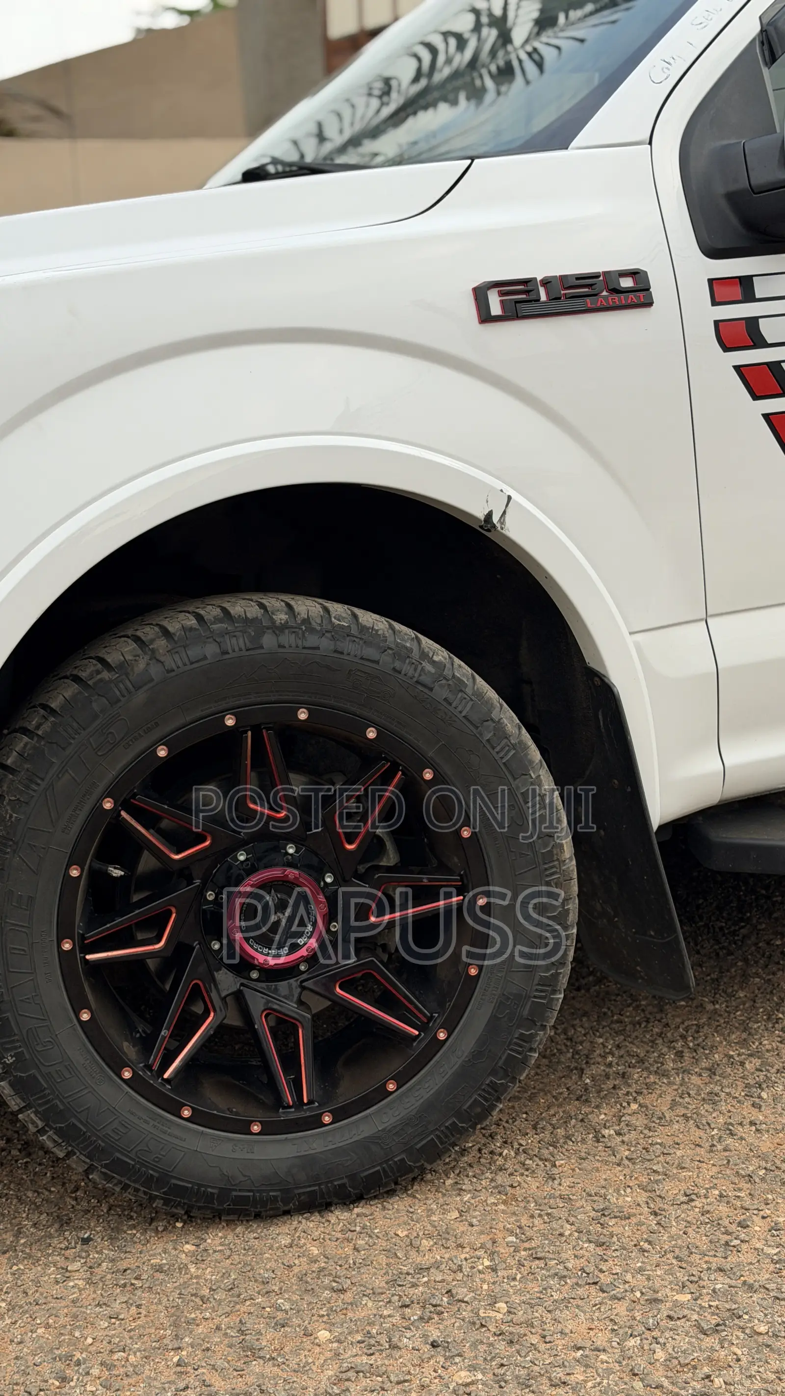 Ford F-150 Lariat 4x4 SuperCrew Cab Styleside 5.5 ft. box 145 in. WB