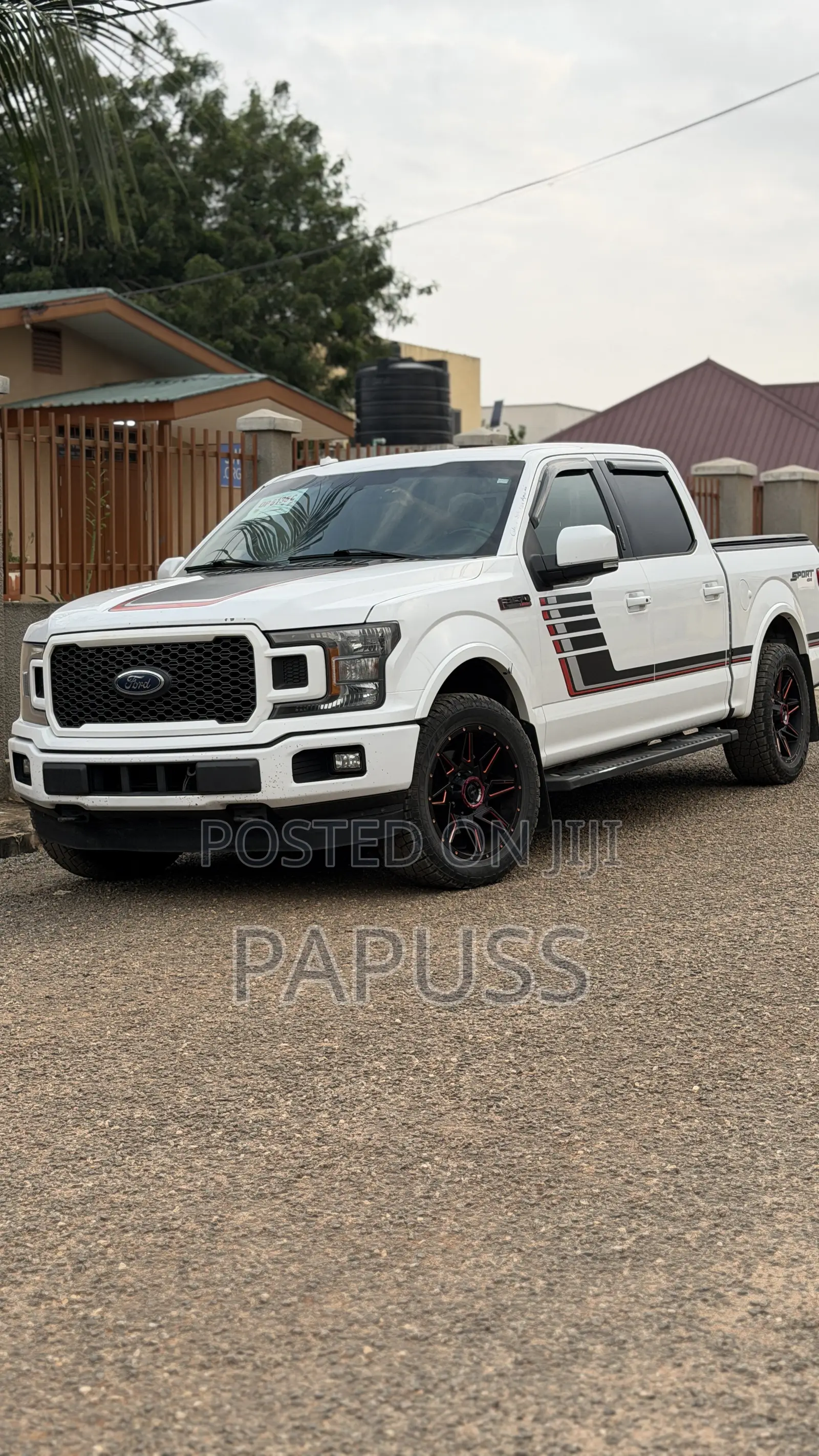 Ford F-150 Lariat 4x4 SuperCrew Cab Styleside 5.5 ft. box 145 in. WB