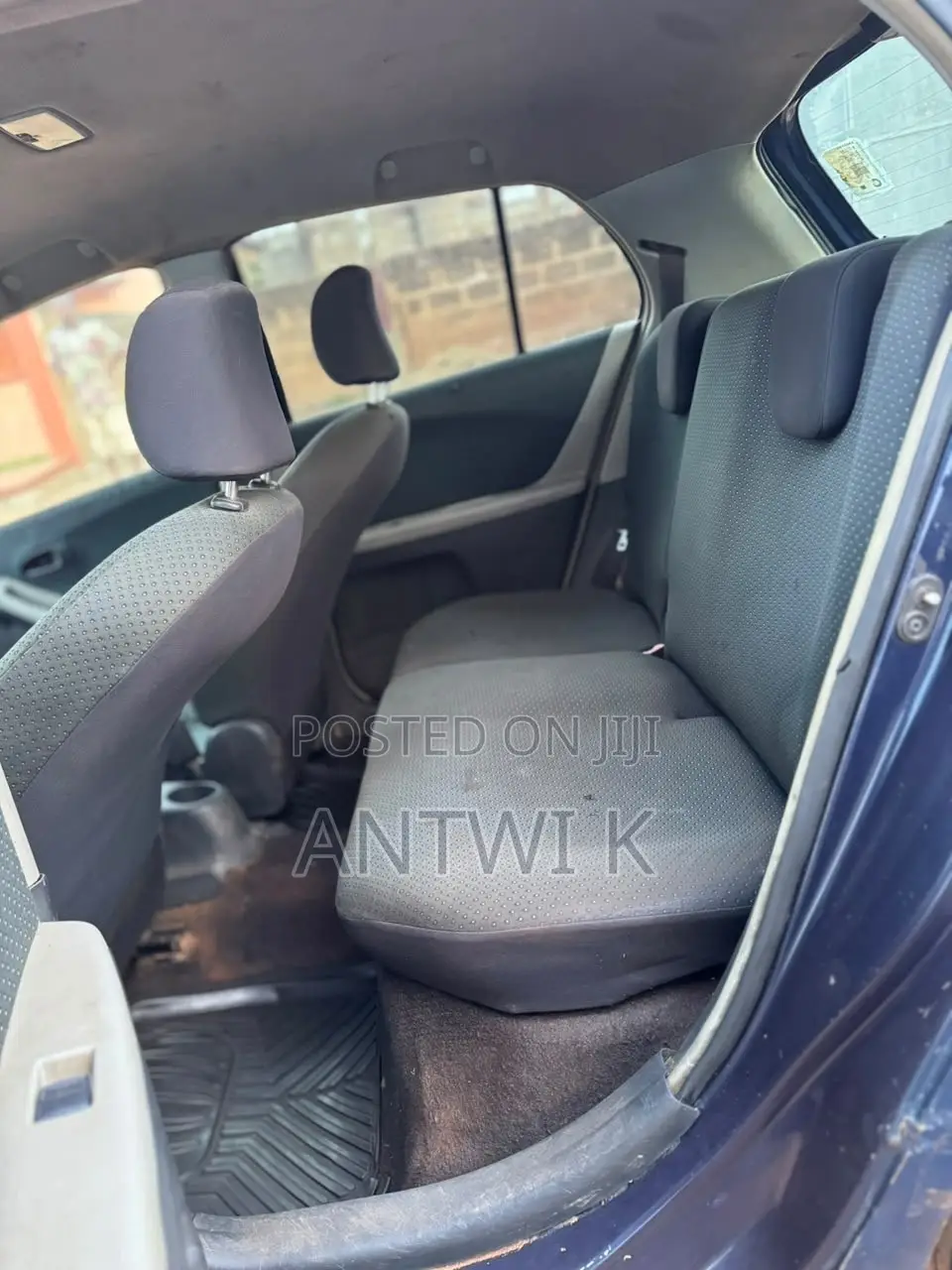 Toyota Vitz 2010 Black