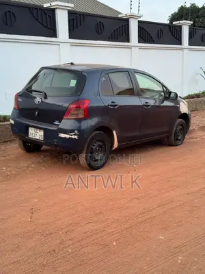 Toyota Vitz 2010 Black
