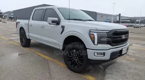 Ford F-150 LARIAT 4WD SuperCrew 6.5' Box 2025 Gray