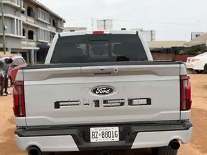 Ford F-150 LARIAT 4WD SuperCrew 6.5' Box 2025 Gray