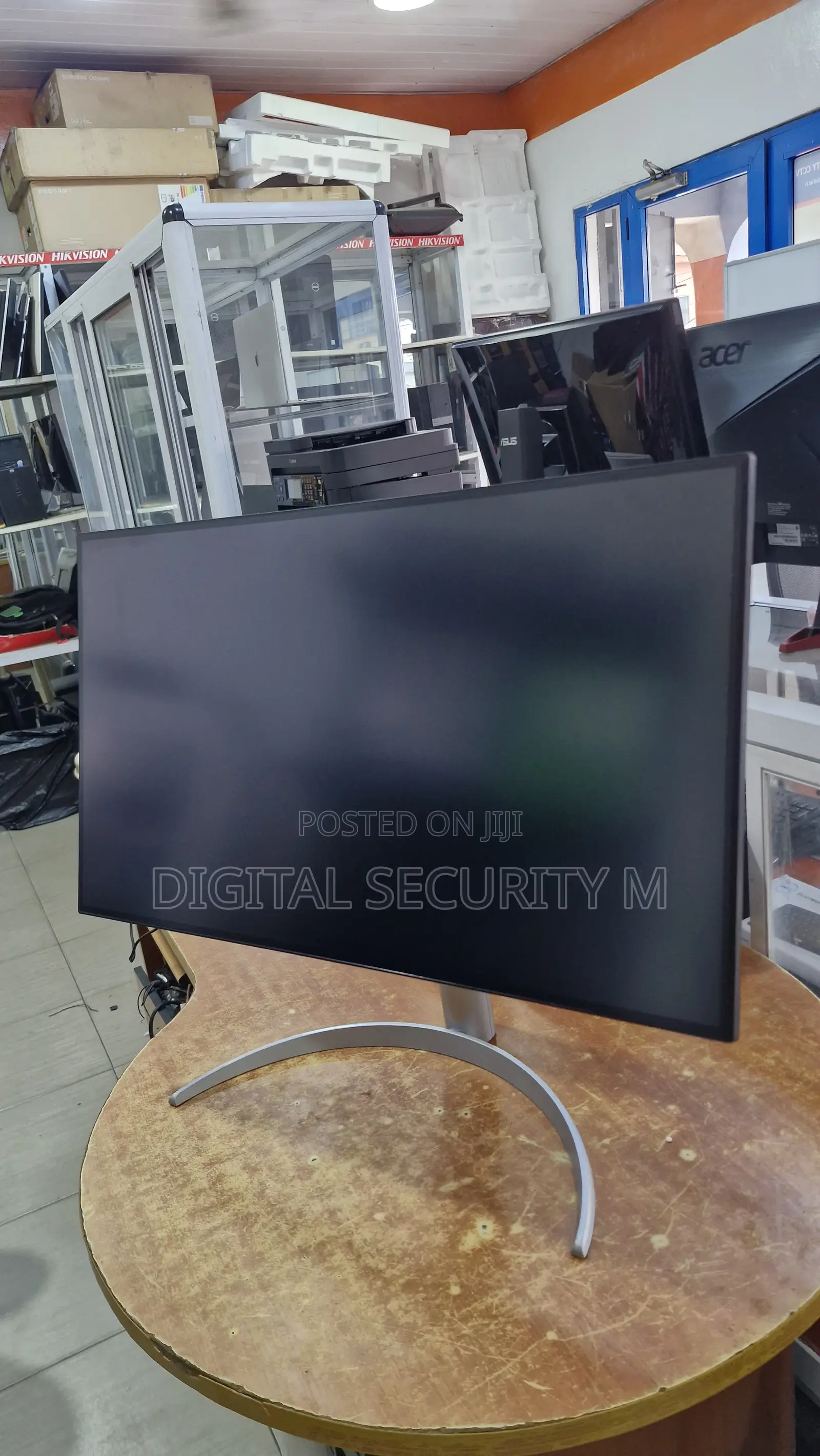 32" Class UltraFine UHD LED Monitor