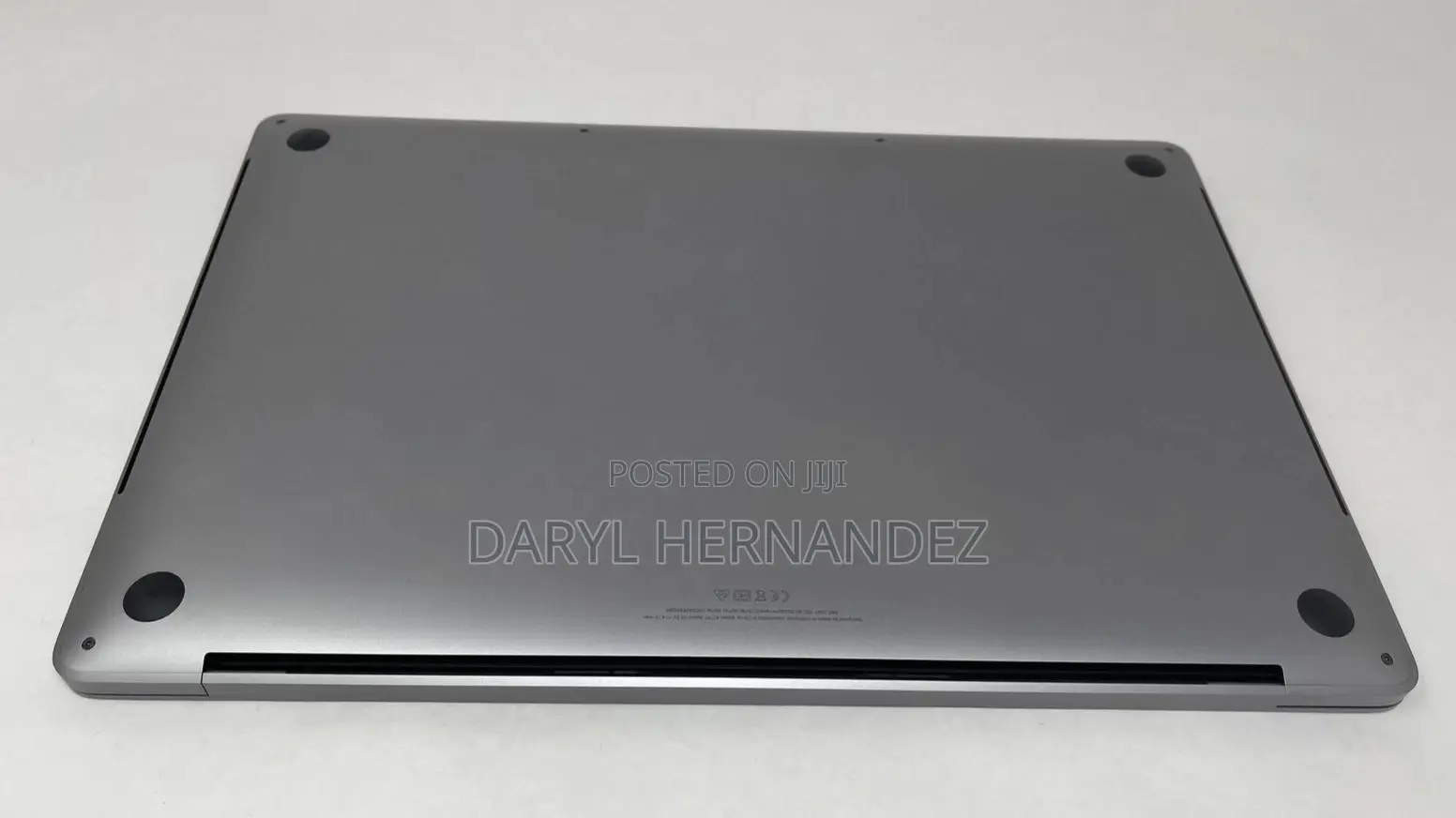 New Laptop Apple MacBook Pro 2019 16GB Intel Core i7 SSD 256GB