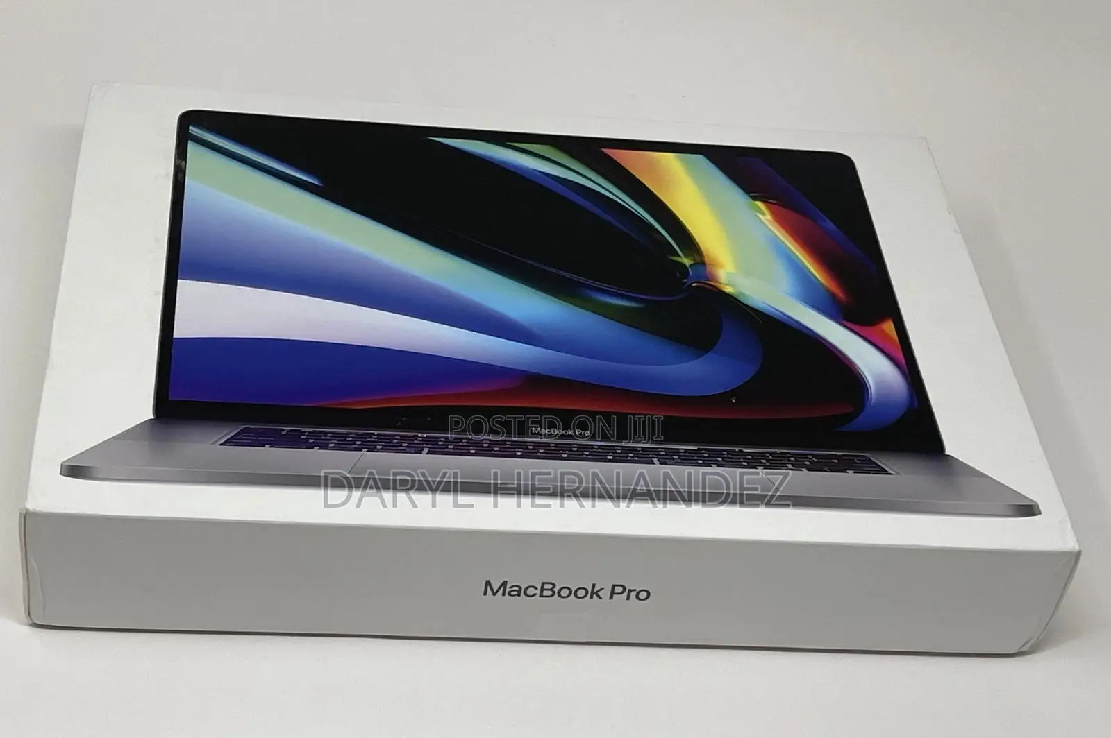 New Laptop Apple MacBook Pro 2019 16GB Intel Core i7 SSD 256GB