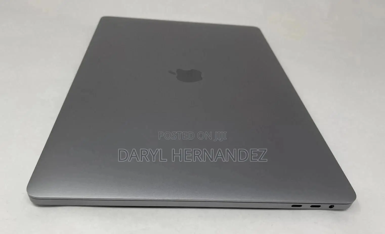 New Laptop Apple MacBook Pro 2019 16GB Intel Core i7 SSD 256GB