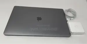 New Laptop Apple MacBook Pro 2019 16GB Intel Core i7 SSD 256GB