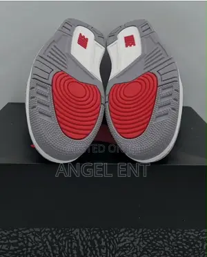 Air Jordan 3 Retro Sneakers Available in Box (Location: Adum Kumasi)