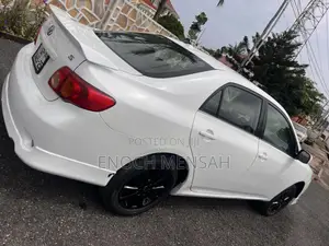 Toyota Corolla 2010 White
