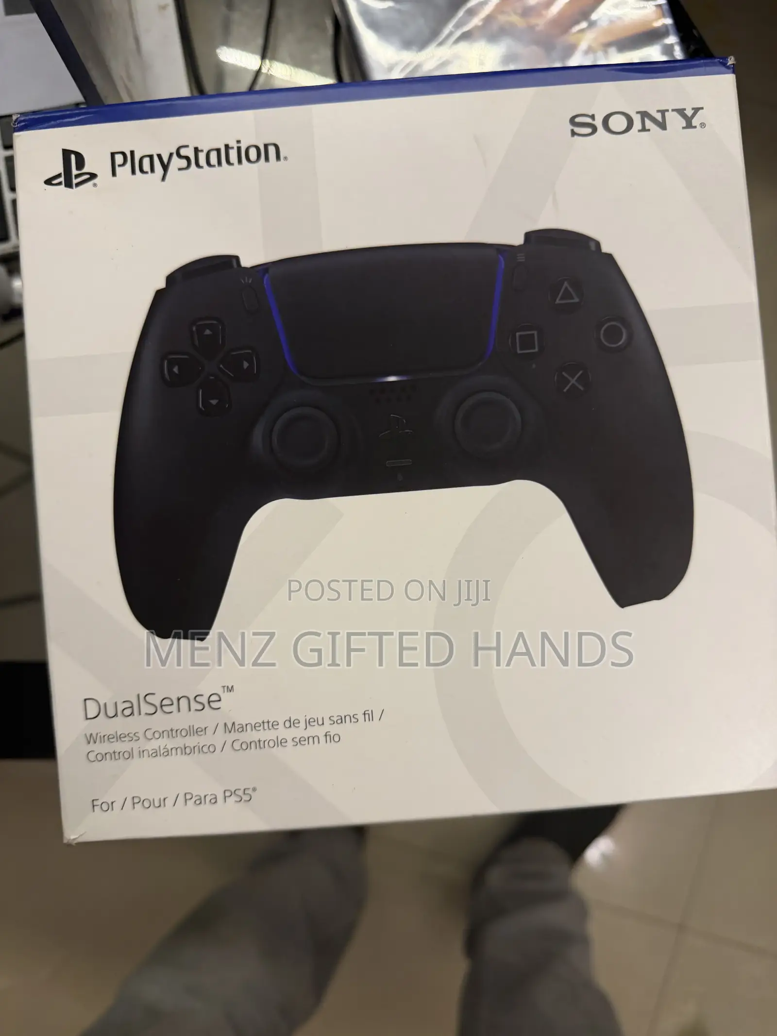 Ps5 Controller and 2games (Call of Duty and 2025 Fifa )
