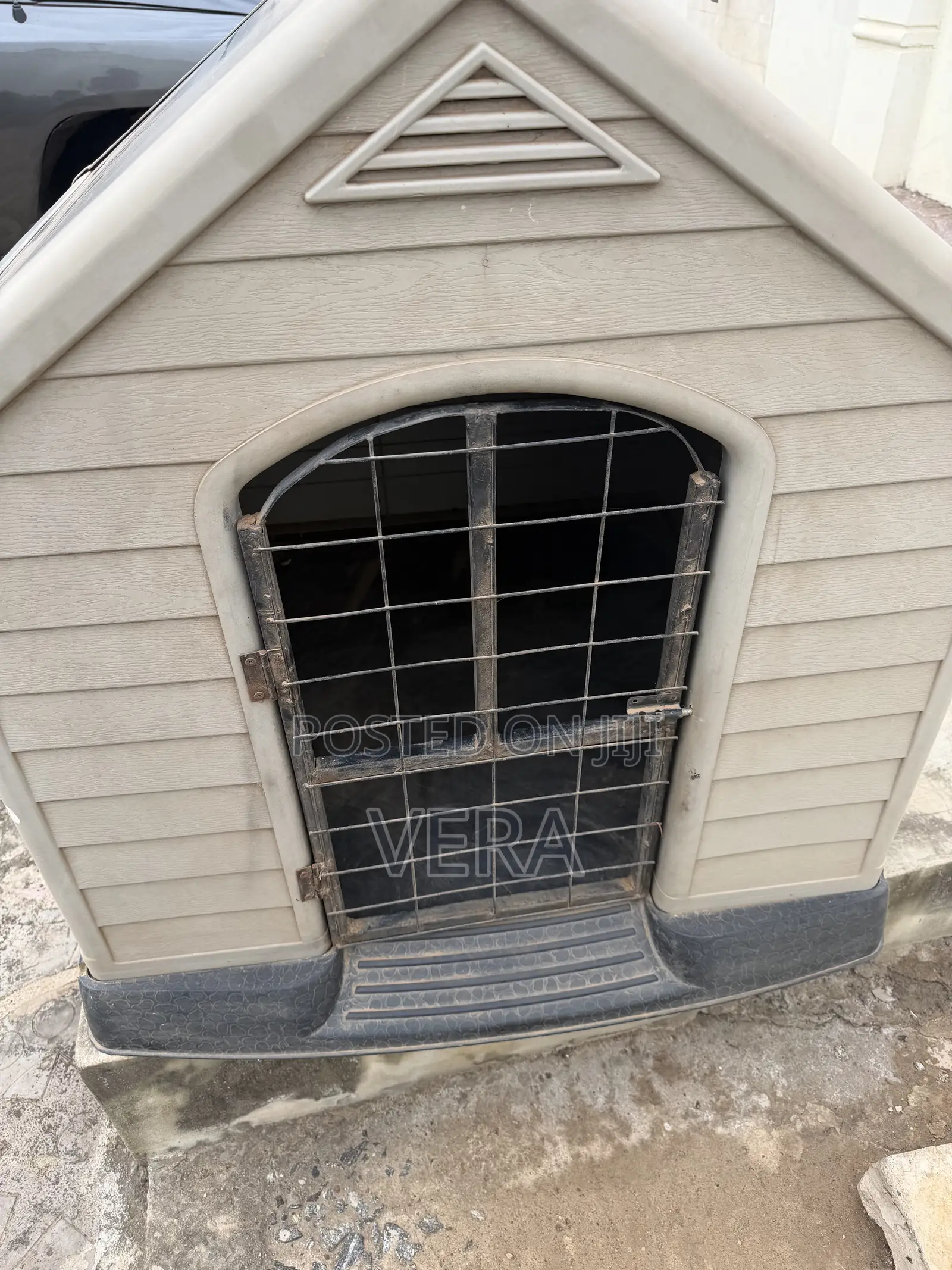 Dog House (Kennel)