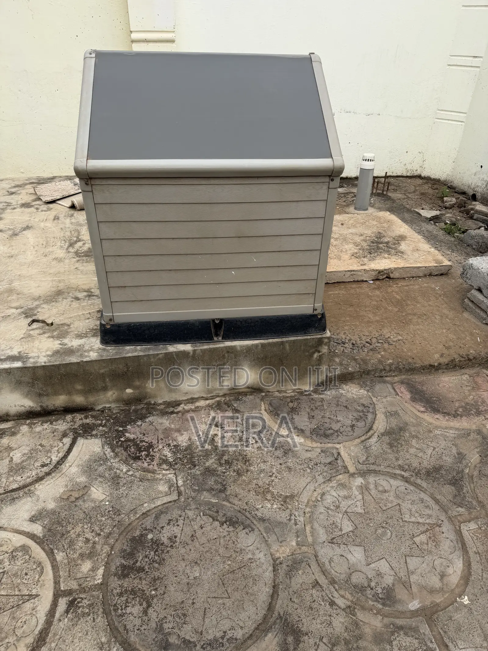 Dog House (Kennel)