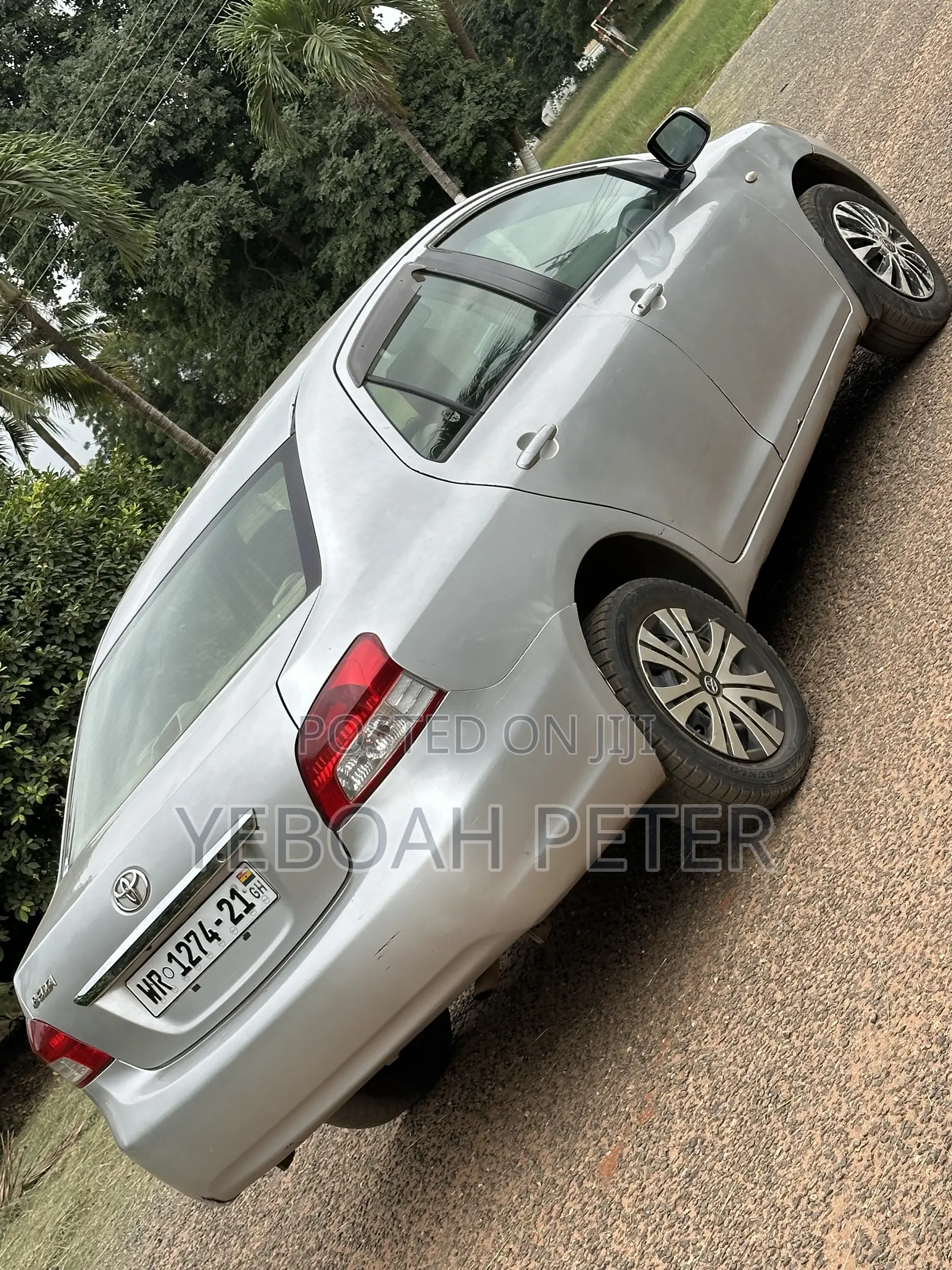 Toyota Belta 2010 Silver