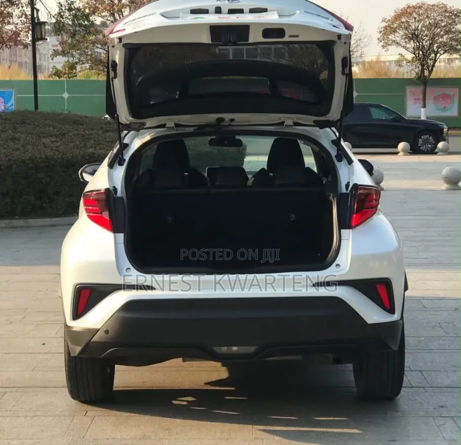 Toyota C-HR 2022 White