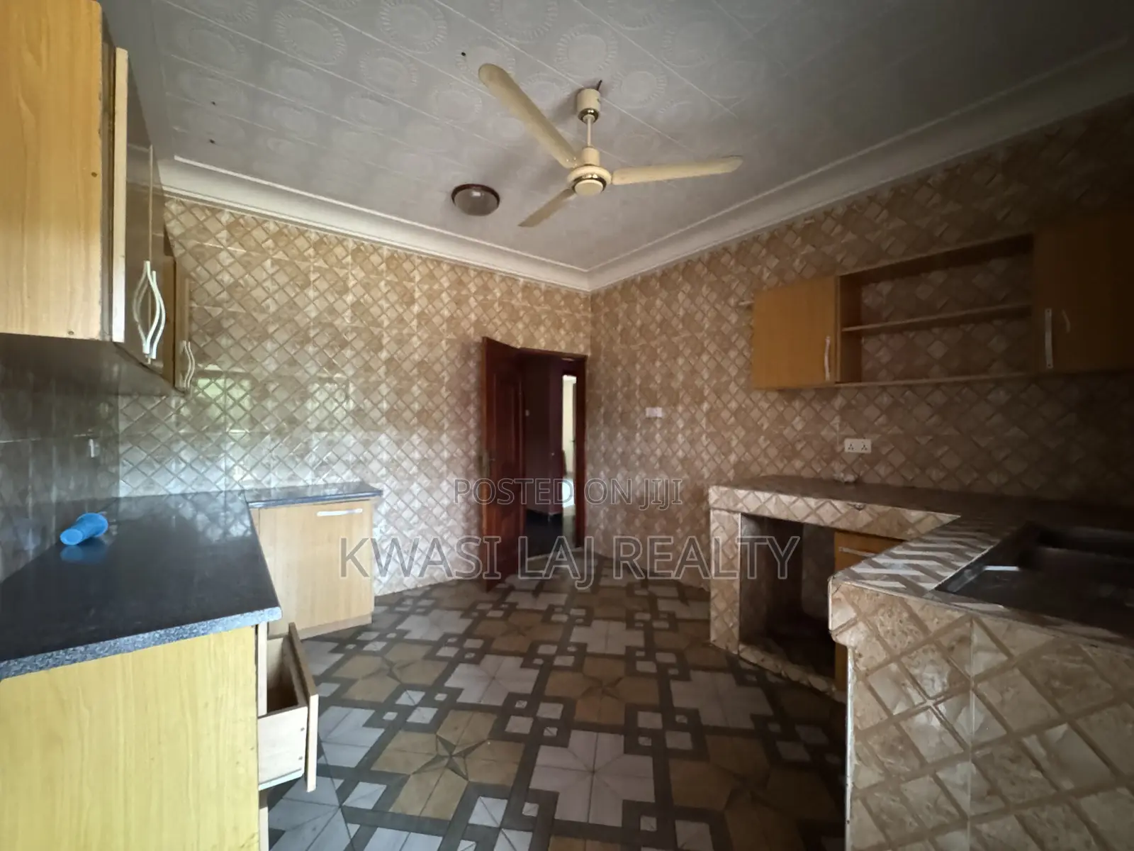 3bdrm Apartment in Blockfactory, Weija for rent