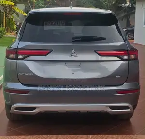 Mitsubishi Outlander 2024 Gray