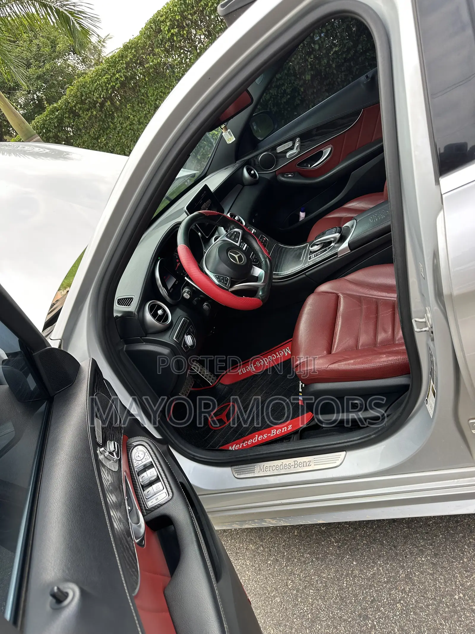 Mercedes-Benz C300 Luxury 4dr AWD 4Matic Sedan (2.0L 4cyl 7A) 2015 Silver