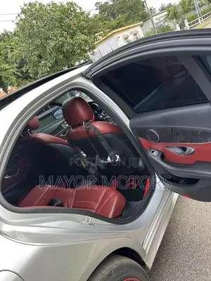 Mercedes-Benz C300 Luxury 4dr AWD 4Matic Sedan (2.0L 4cyl 7A) 2015