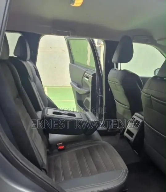 Mitsubishi Outlander 2024 Gray