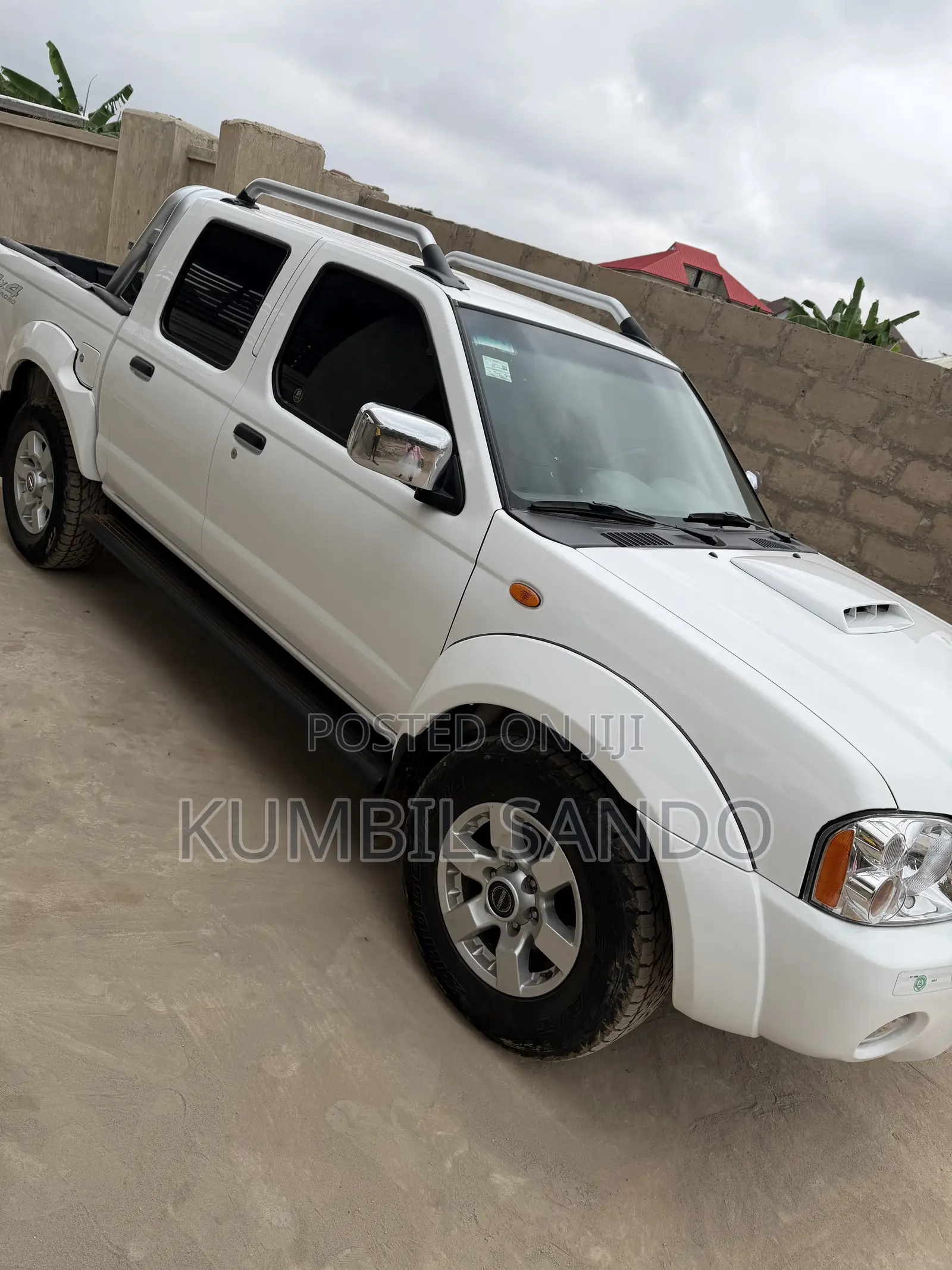 Nissan Hardbody 2021 White