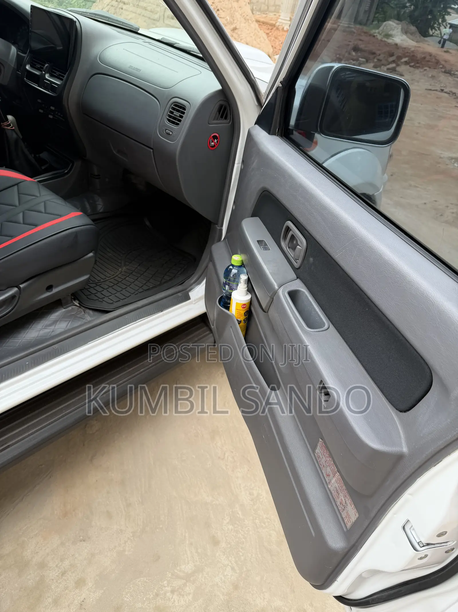 Nissan Hardbody 2021 White