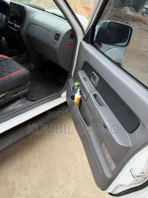 Nissan Hardbody 2021 White