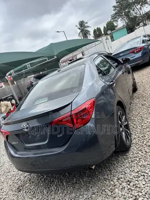 Toyota Corolla SE (1.8L 4cyl 2A) 2018 Gray