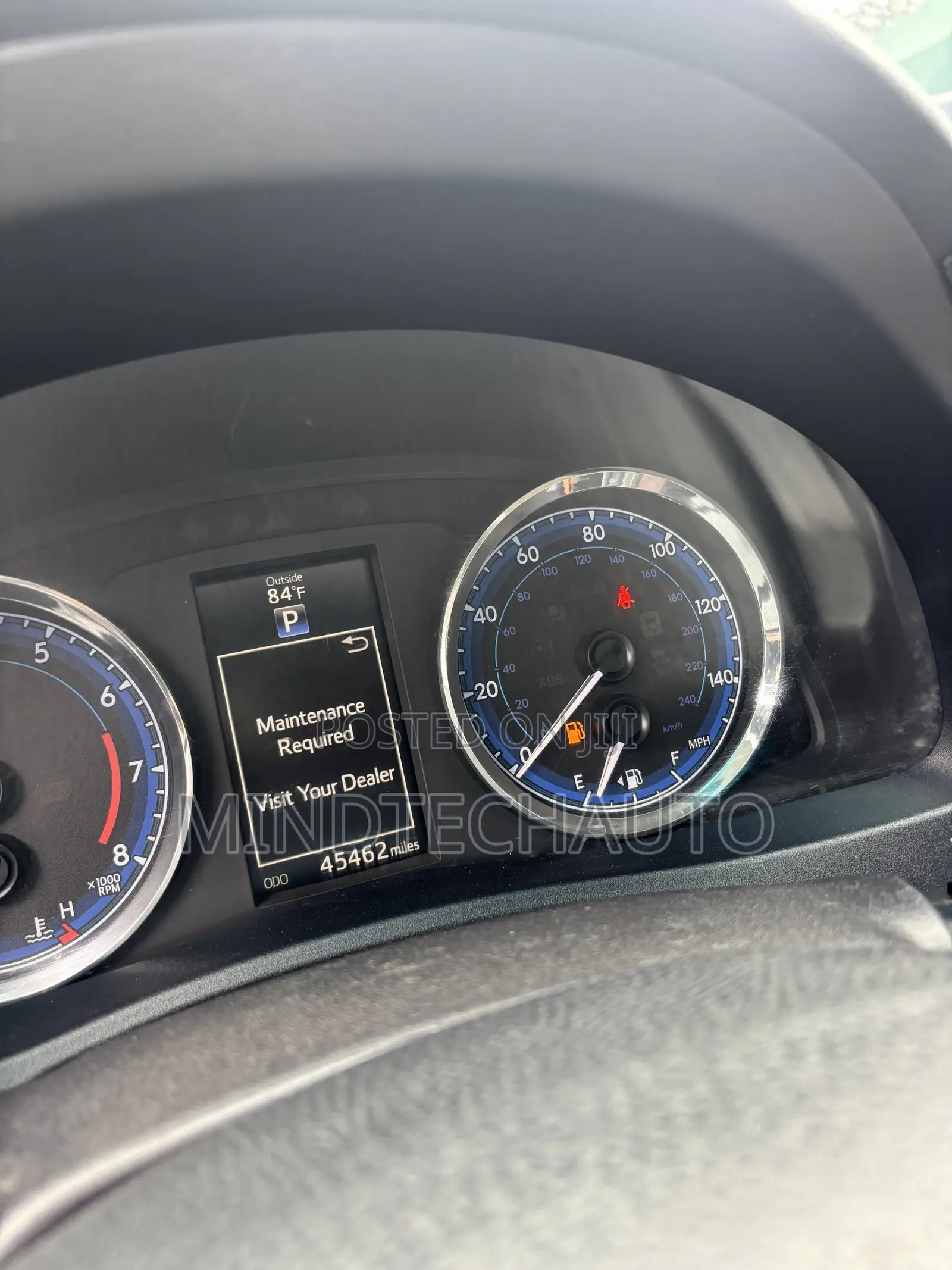 Toyota Corolla SE (1.8L 4cyl 2A) 2018 Gray