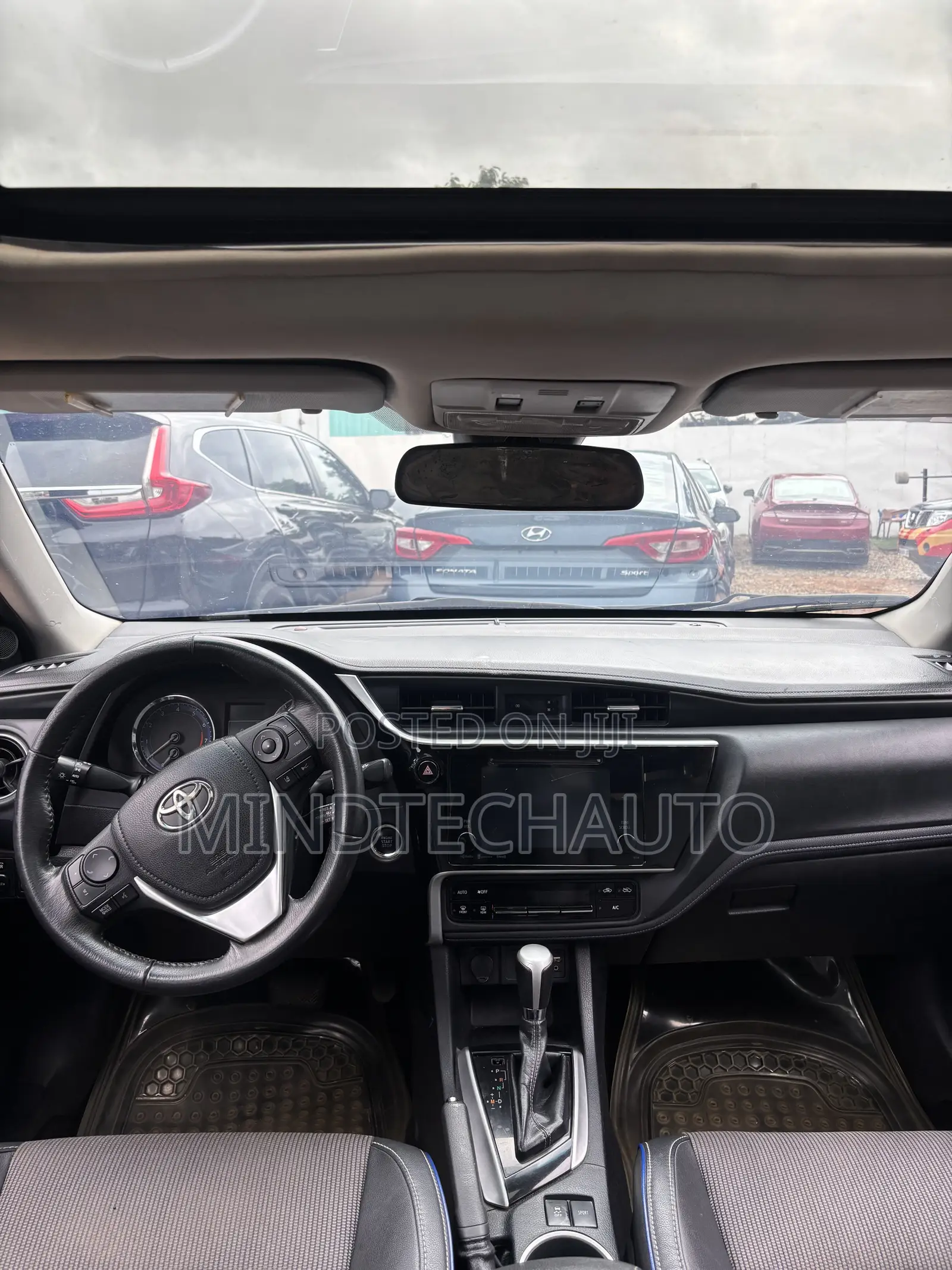 Toyota Corolla SE (1.8L 4cyl 2A) 2018 Gray