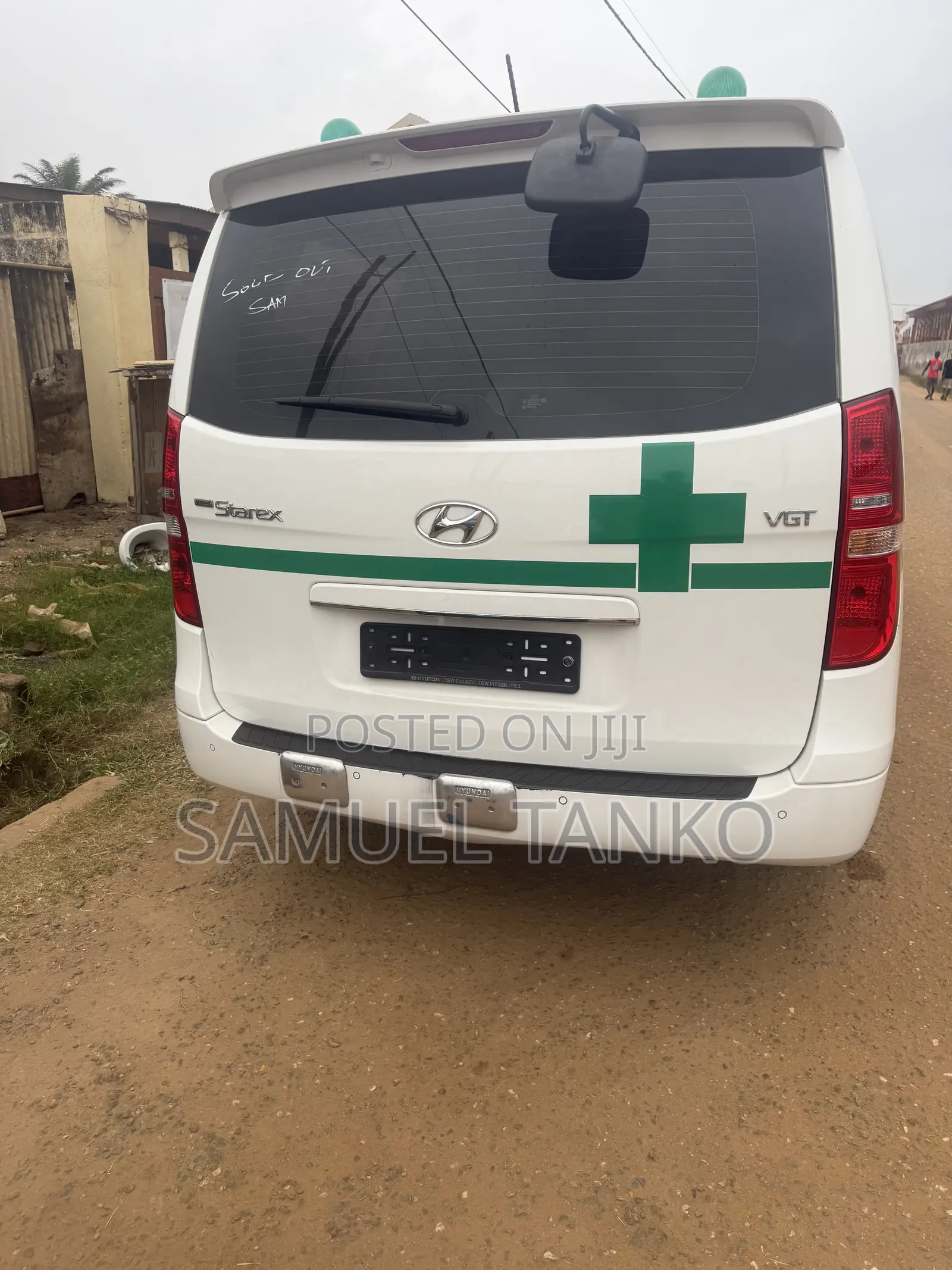 Hyundai H200 2017 White