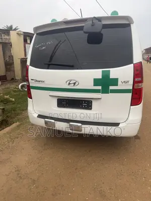 Hyundai H200 2017 White
