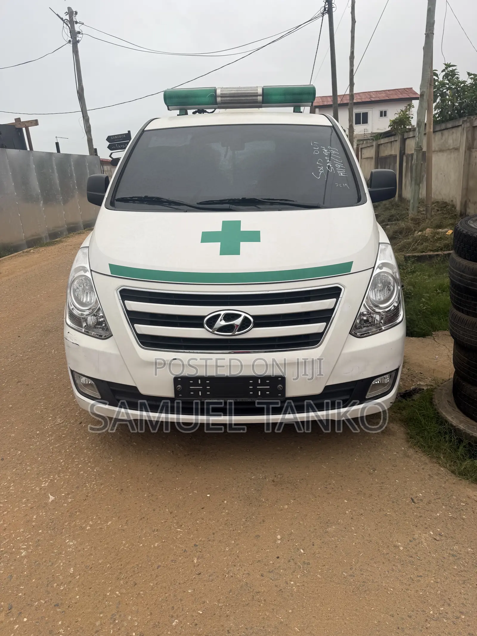 Hyundai H200 2017 White